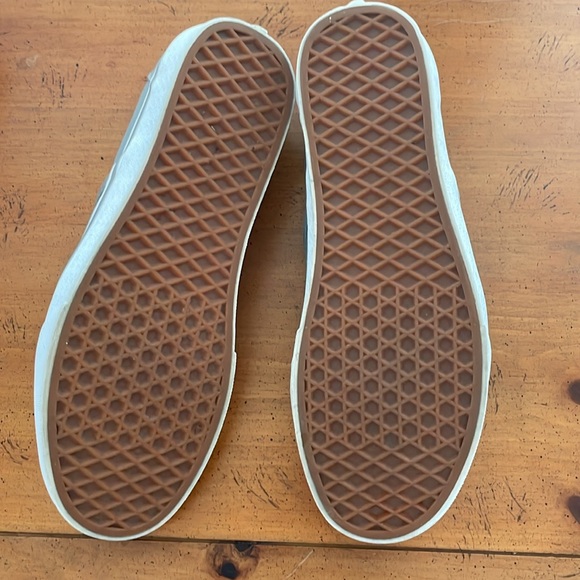 Vans - Women’s Classic Slip-On - Picture 6 of 11